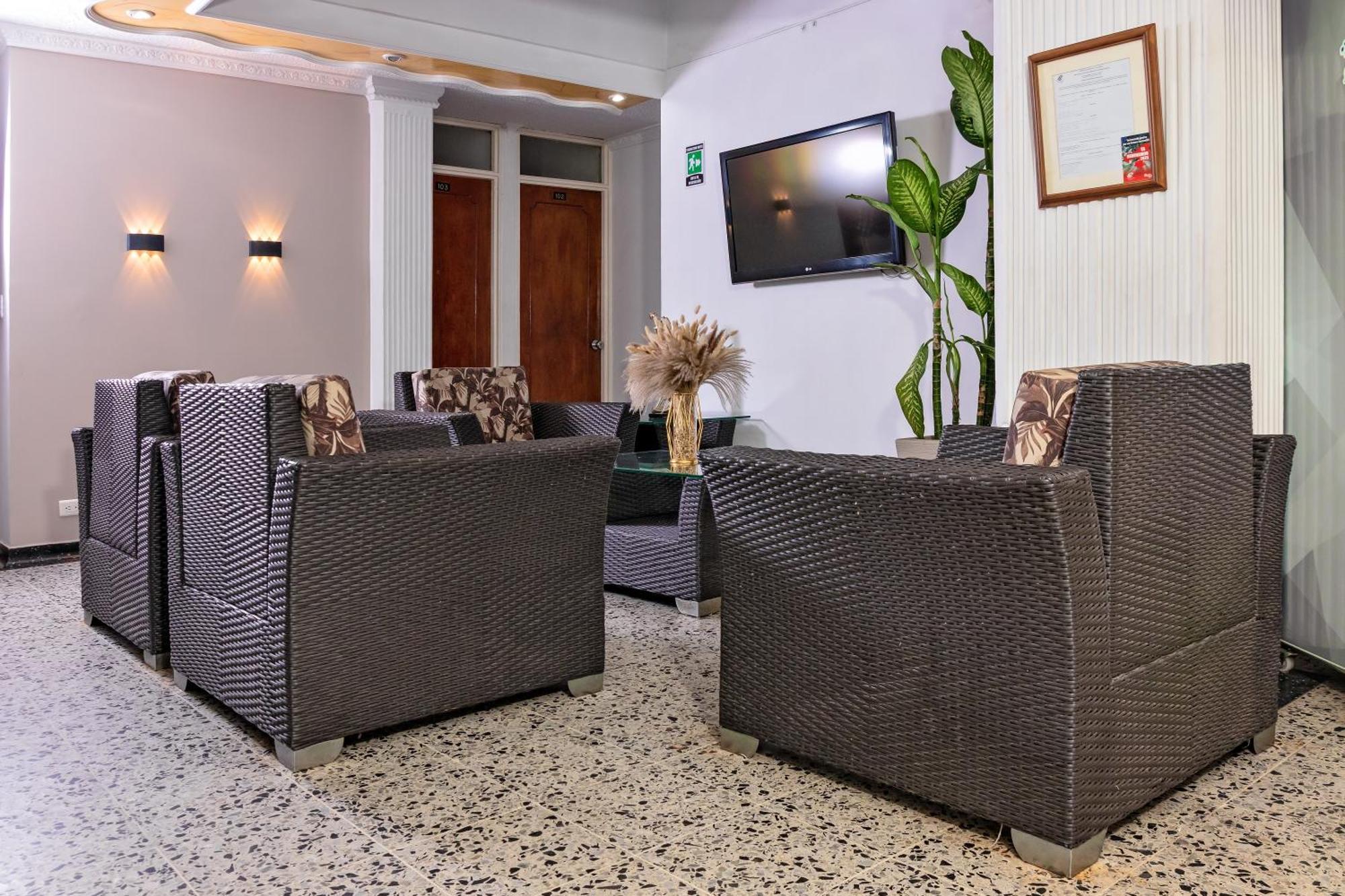 Hotel Iguazu Villavicencio Esterno foto