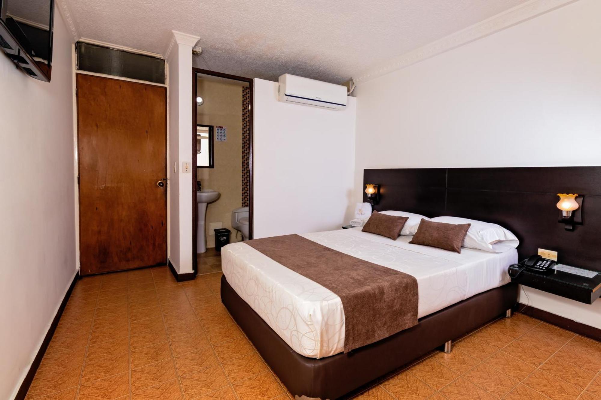 Hotel Iguazu Villavicencio Esterno foto