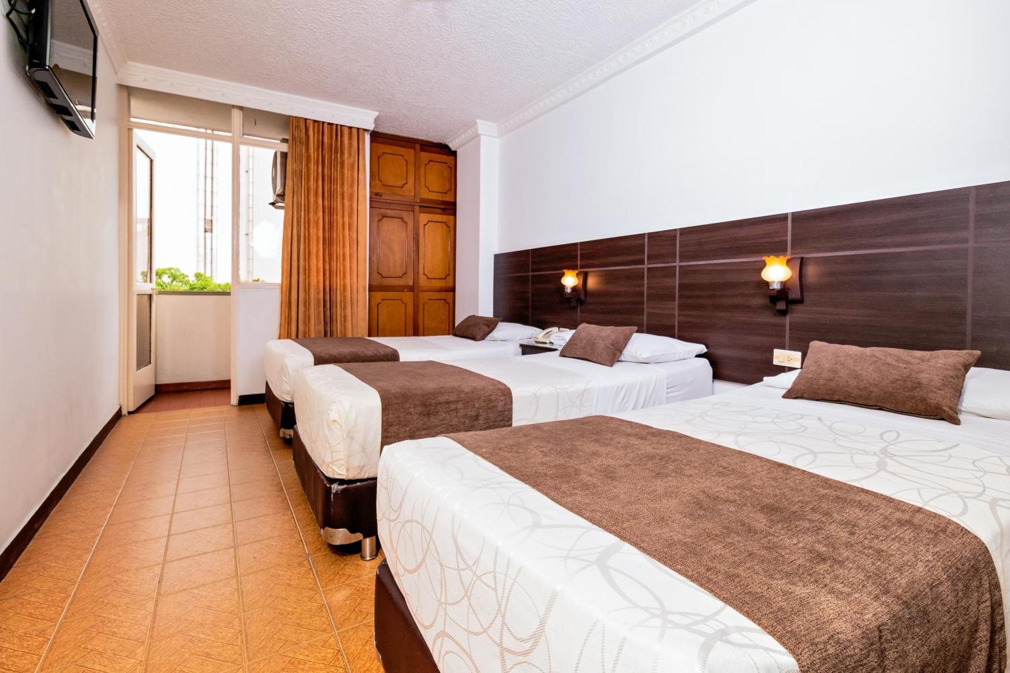 Hotel Iguazu Villavicencio Esterno foto
